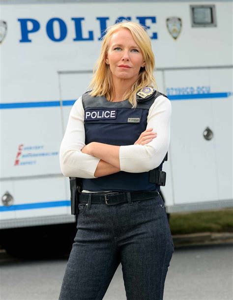 Law and Order: SVU Star Kelli Giddish Introduces。